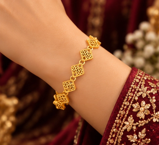 Kite Motif Link Bracelet