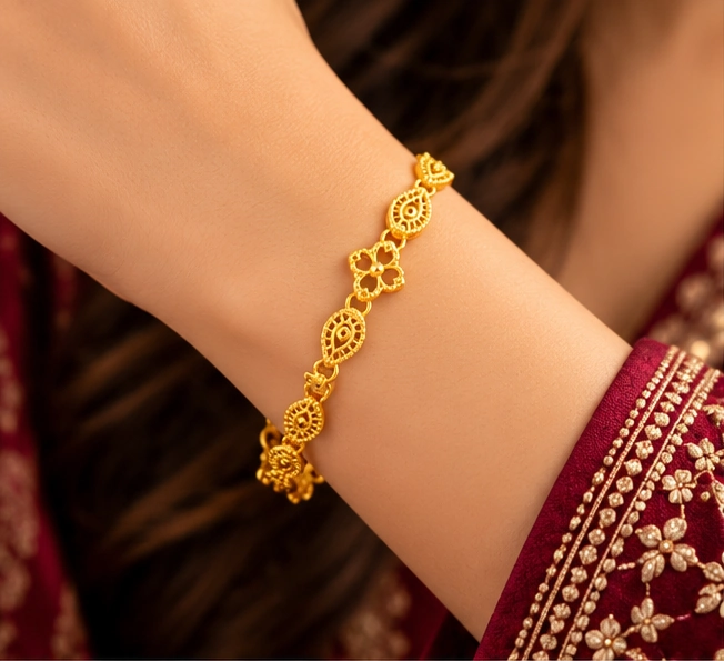 Openwork Circle Link Bracelet